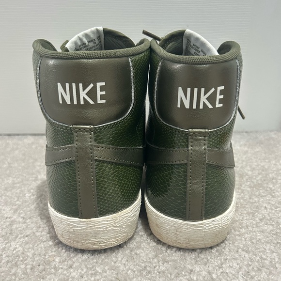 Nike Blazer Mid Vintage Snakeskin Shoes - Picture 3 of 5